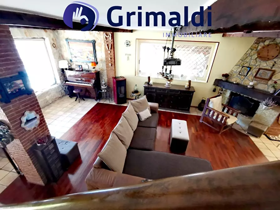 Immagine 11 di Villa in vendita  a Napoli