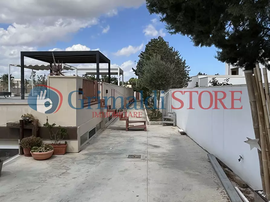 Immagine 6 di Magazzino in vendita  in Viale Giovanni Paolo II 71 a Lecce