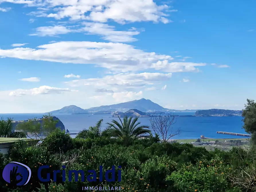 Immagine 1 di Pentalocale in vendita  in Via Alessandro Manzoni 209 a Napoli