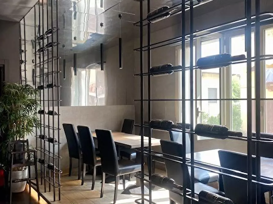 Immagine 6 di Locale commerciale in vendita  a Luisago