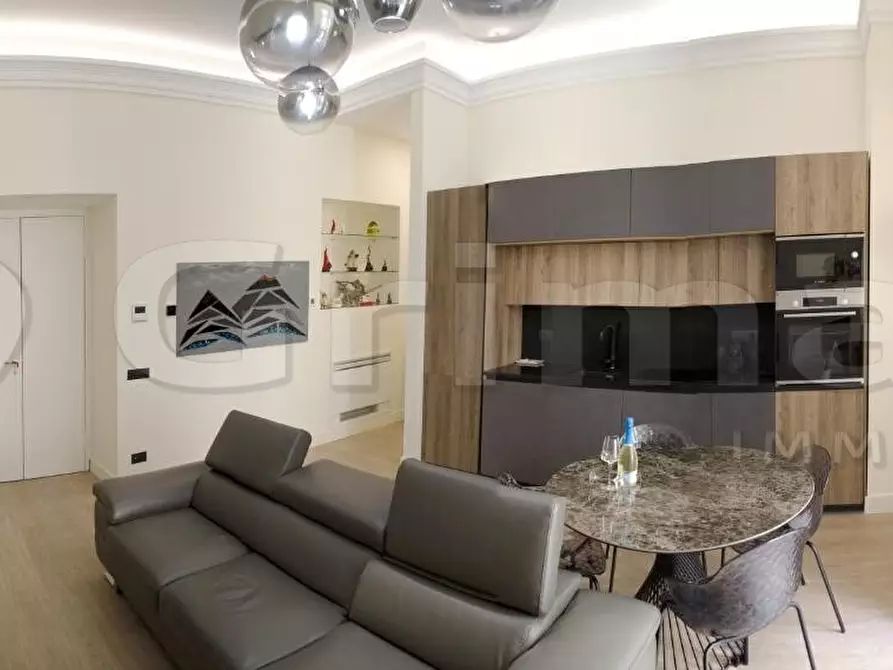 Immagine 8 di Trilocale in vendita  in Piazza Nicola Amore 2 a Napoli