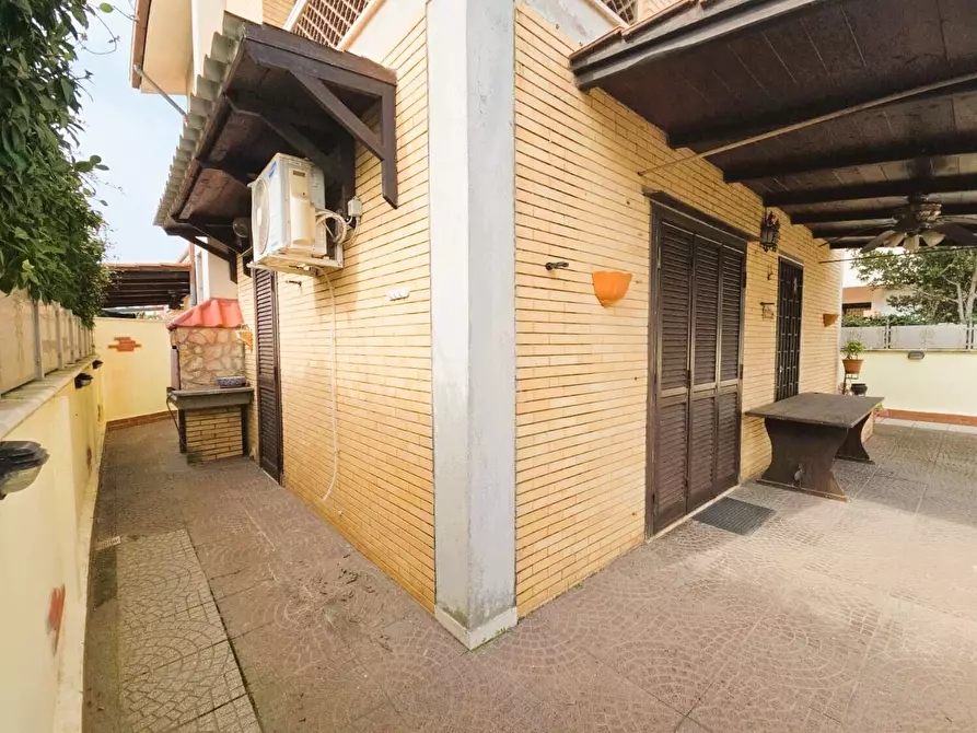 Immagine 5 di Quadrilocale in vendita  in Via dei Delfini 102 a Ardea