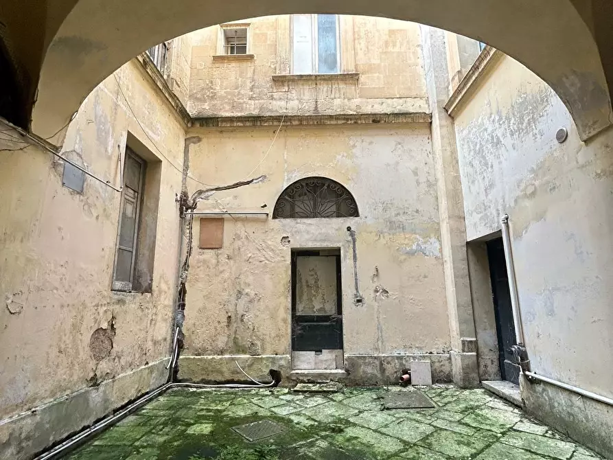Immagine 33 di Pentalocale in vendita  in Vico dei Fieschi 2 a Lecce
