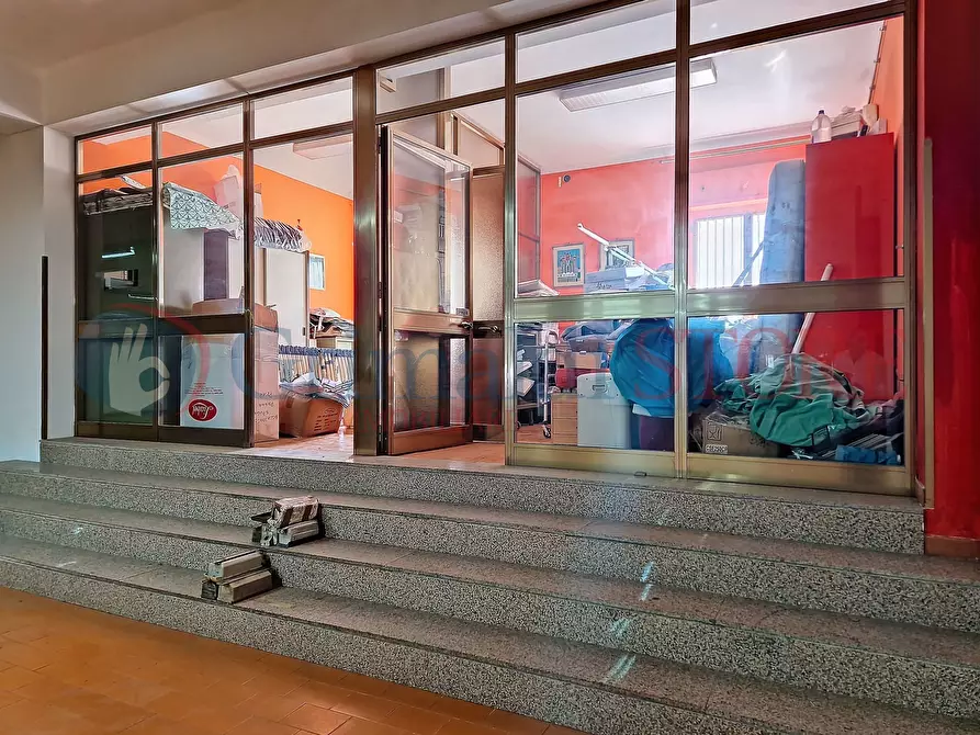 Immagine 13 di Attività commerciale in vendita  a Francavilla Fontana