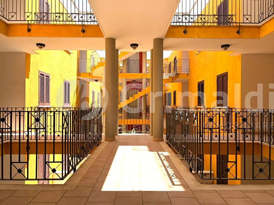 Immagine 4 di Trilocale in vendita  in Via della Robinia a Gallipoli