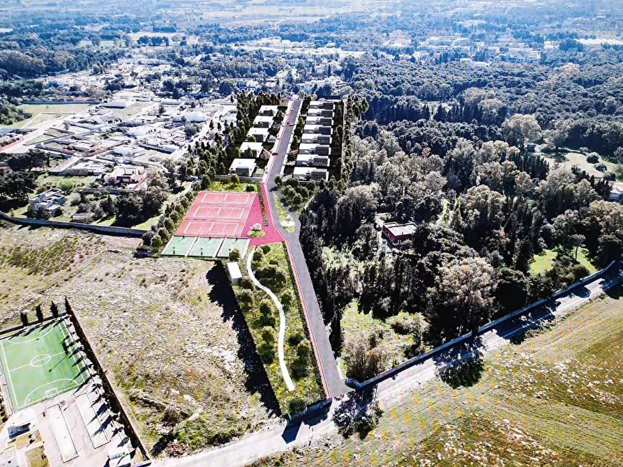 Immagine 10 di Villa in vendita  in Via Rodi Garganico 2 a Lecce