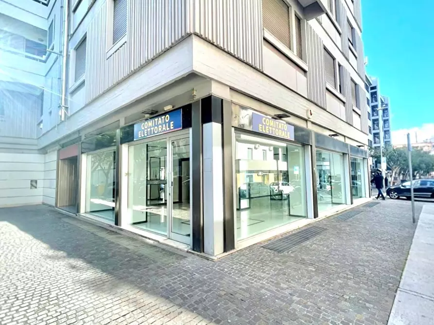 Immagine 9 di Locale commerciale in vendita  in Via Guglielmo Oberdan 57 a Lecce