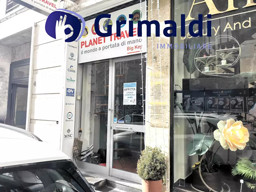 Immagine 5 di Locale commerciale in affitto  a Napoli