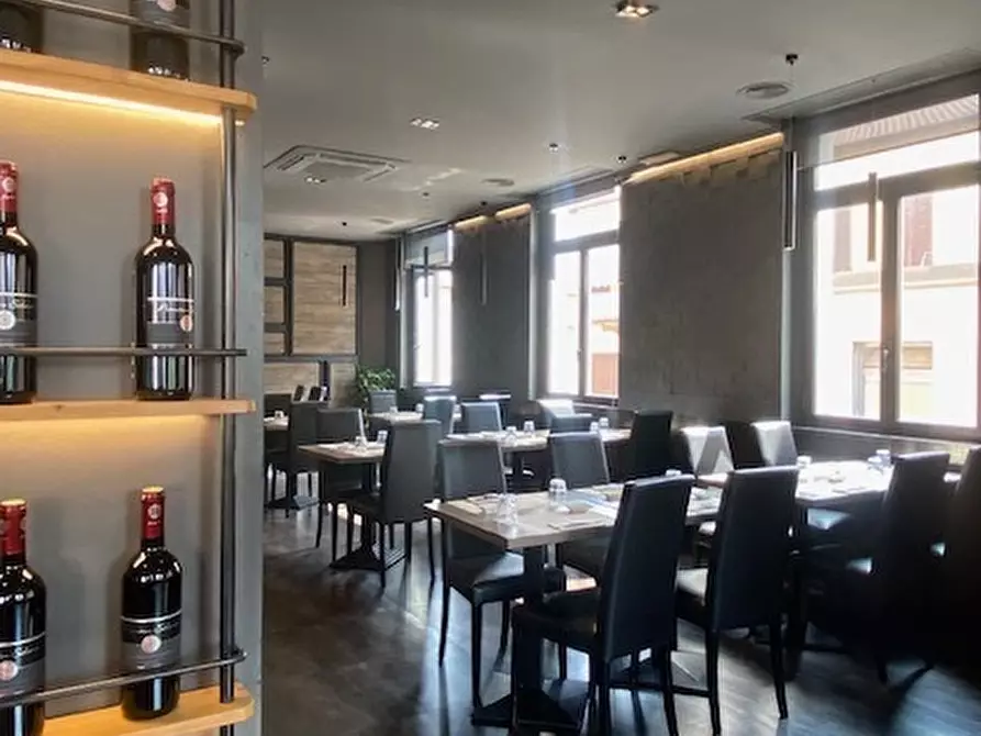 Immagine 1 di Locale commerciale in vendita  a Luisago