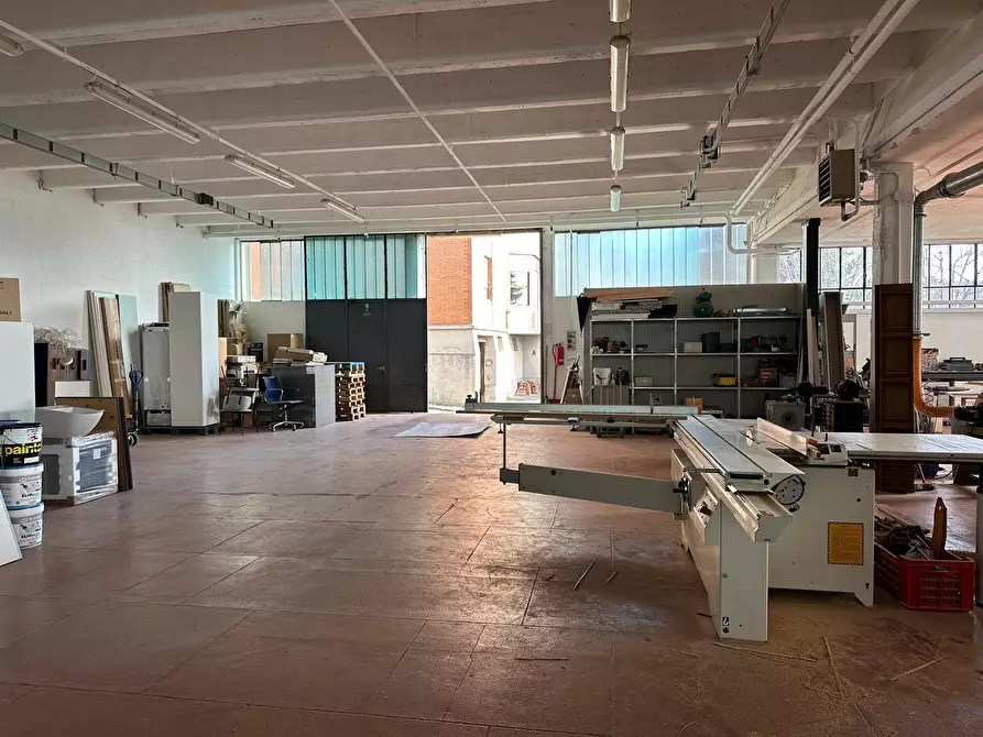 Immagine 2 di Laboratorio in vendita  in via Canturina 5 a Capiago Intimiano