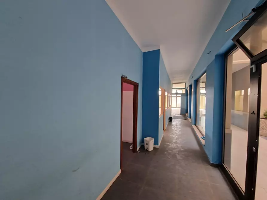 Immagine 15 di Locale commerciale in vendita  in Via Adolfo Celi 183 a Messina
