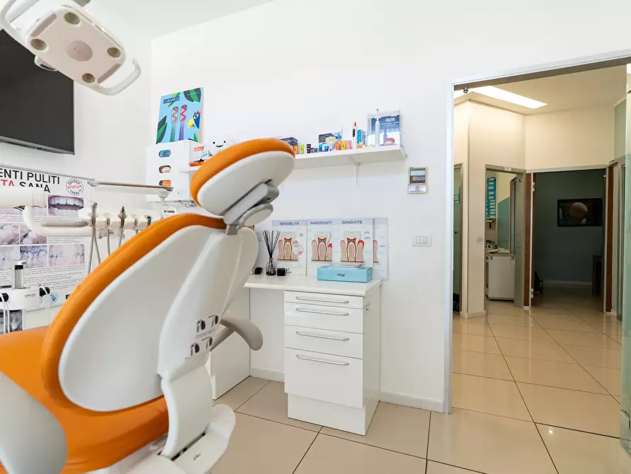 Immagine 4 di Ufficio in vendita  in Viale G. Leopardi 134 a Lecce