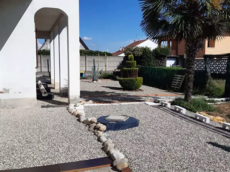Immagine 17 di Villa in vendita  in Via Magenta 4 a Villata