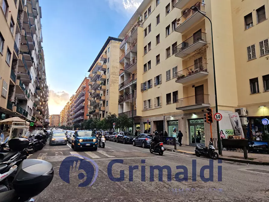 Immagine 3 di Garage in vendita  a Napoli