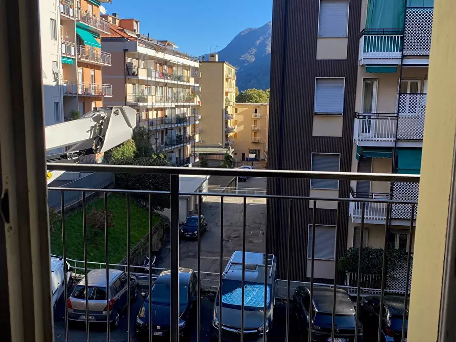 Immagine 15 di Bilocale in affitto  a Como