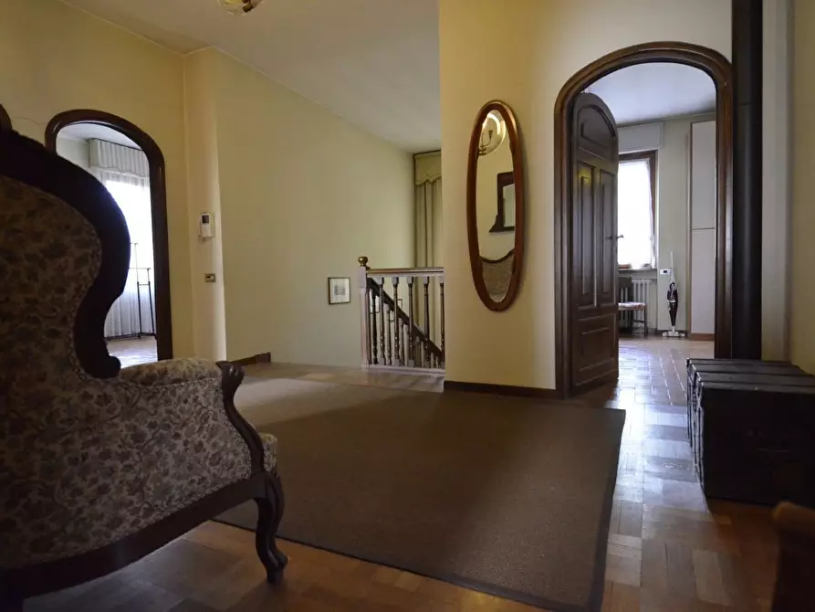 Immagine 14 di Villa in vendita  in via Lodorina 11 a Erba