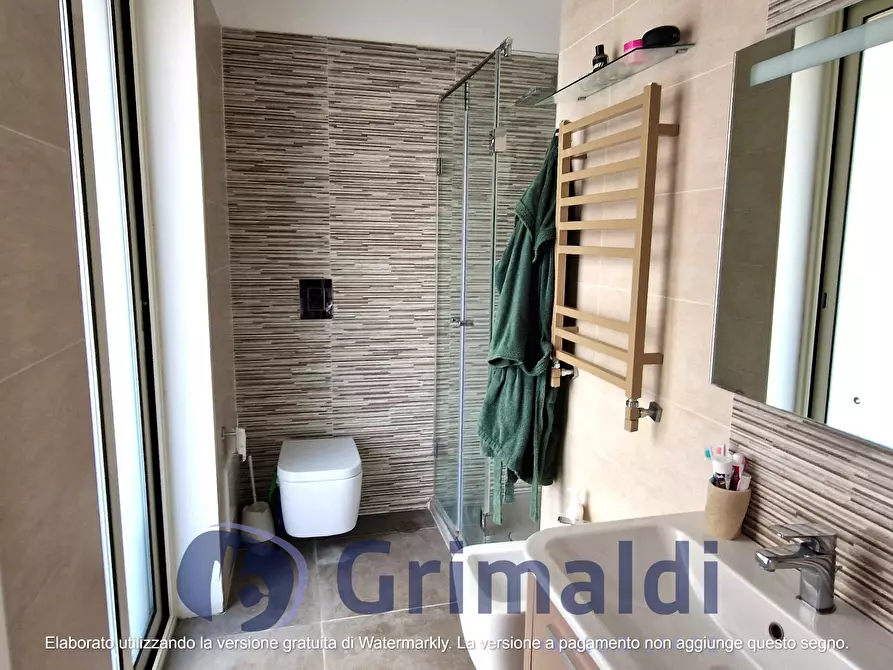 Immagine 11 di Trilocale in vendita  in Via Giacinto Gigante 43 a Napoli