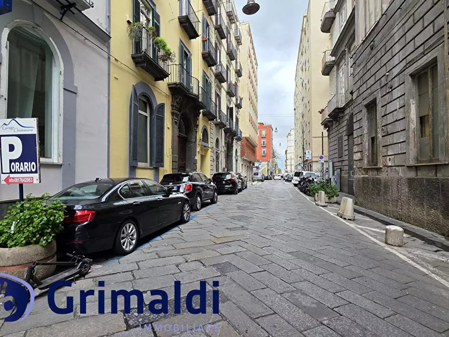 Immagine 18 di Quadrilocale in vendita  in Via Chiatamone a Napoli