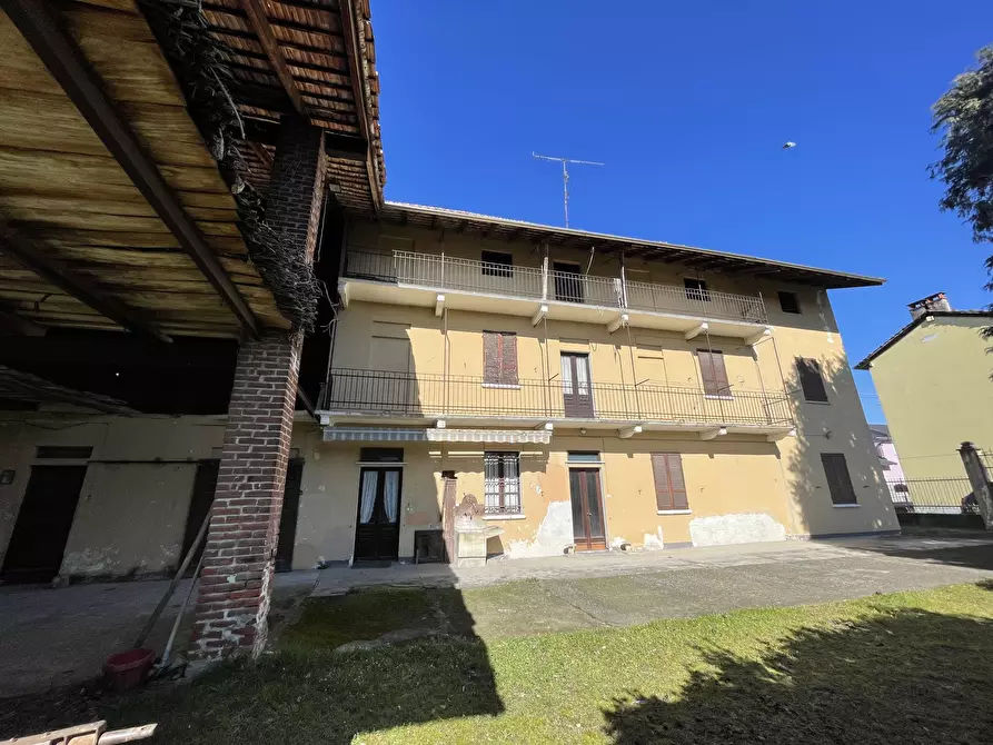 Immagine 12 di Rustico / casale in vendita  in Via Roma 4343 a Fara Novarese