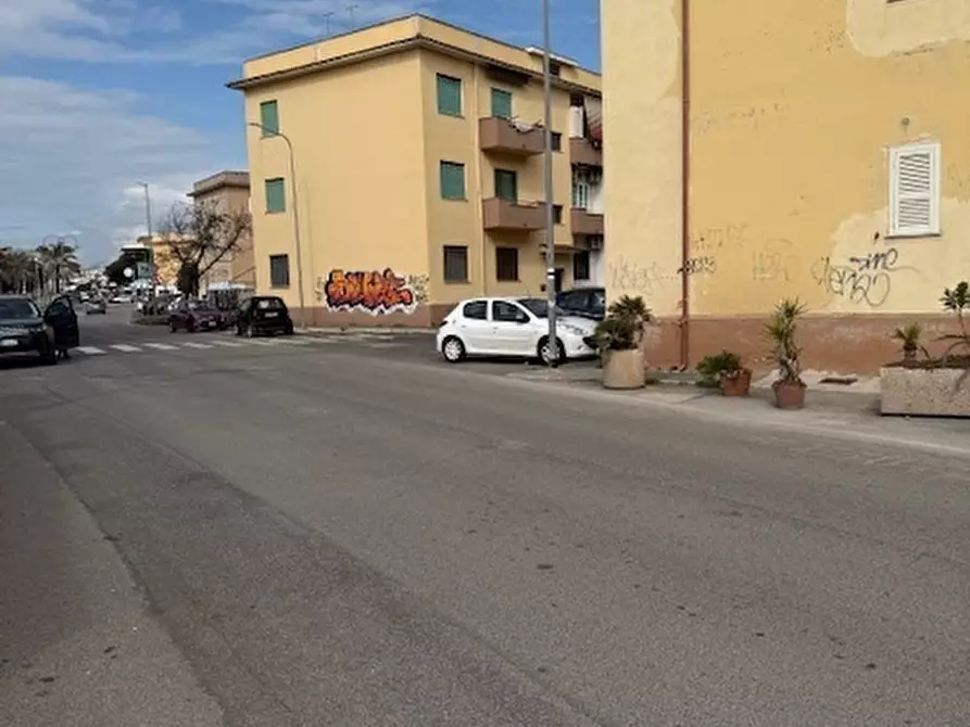 Immagine 3 di Magazzino in vendita  in Viale Guglielmo Marconi 229 a Anzio