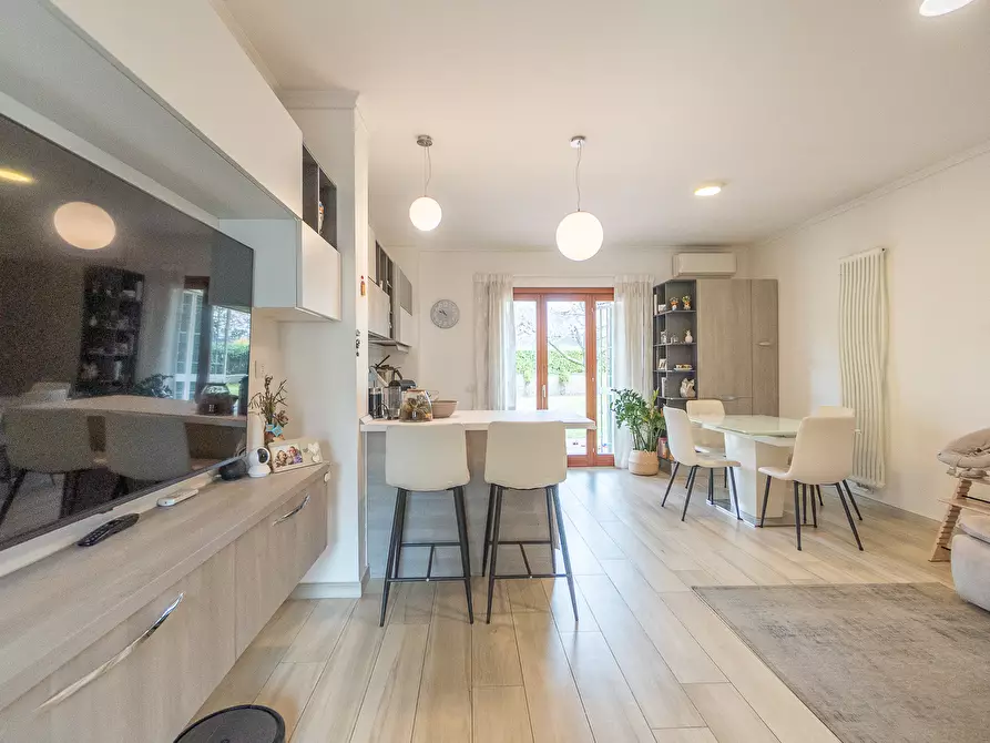 Immagine 110 di Villa in vendita  in Via Moricone a Albano Laziale