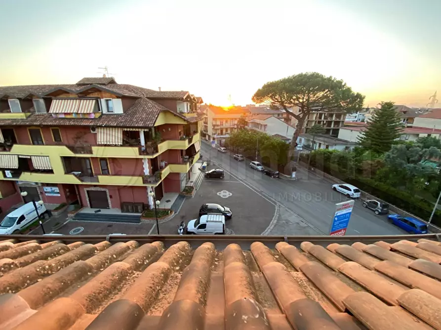 Immagine 12 di Trilocale in vendita  a Giugliano In Campania
