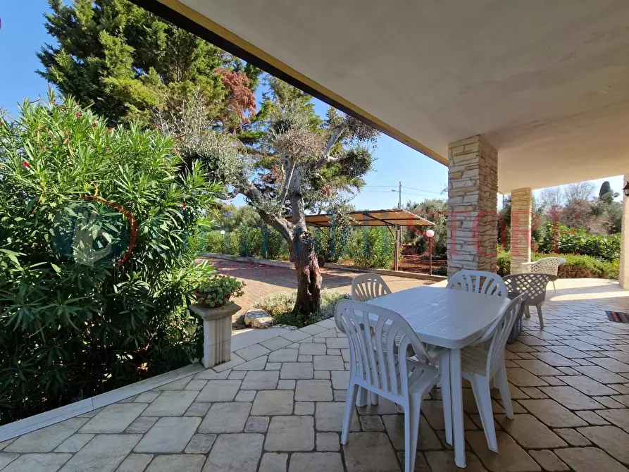 Immagine 37 di Villa in vendita  a San Vito Dei Normanni