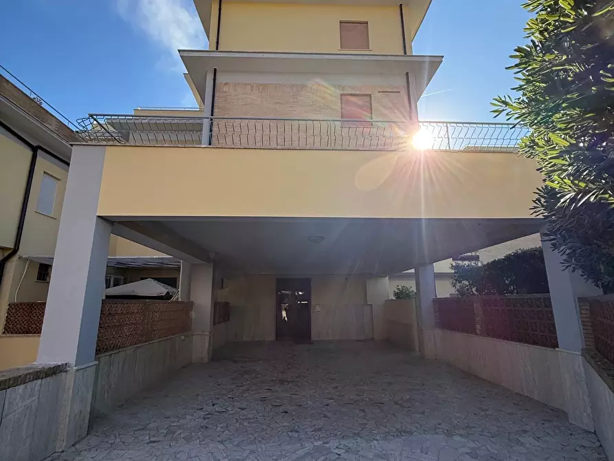 Immagine 22 di Trilocale in vendita  in Viale Virgilio 42 a Anzio