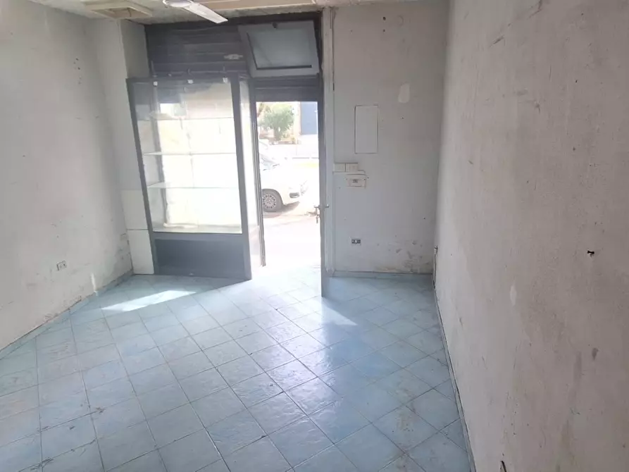 Immagine 3 di Locale commerciale in affitto  in Corso Cavour 169 a Messina