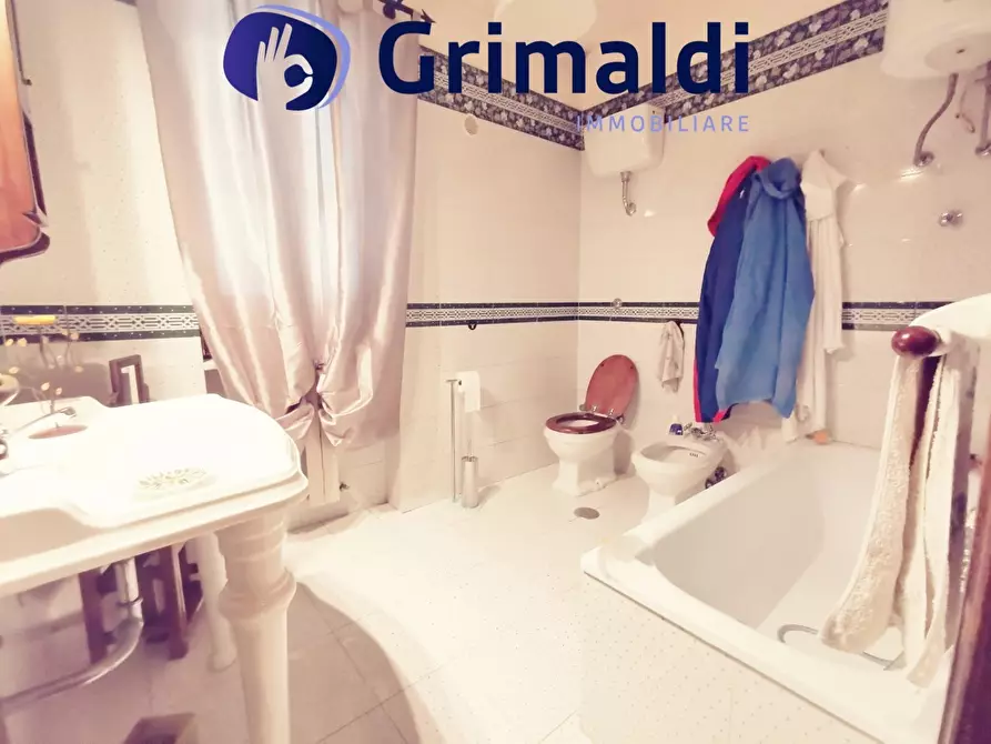 Immagine 19 di Villa in vendita  a Napoli