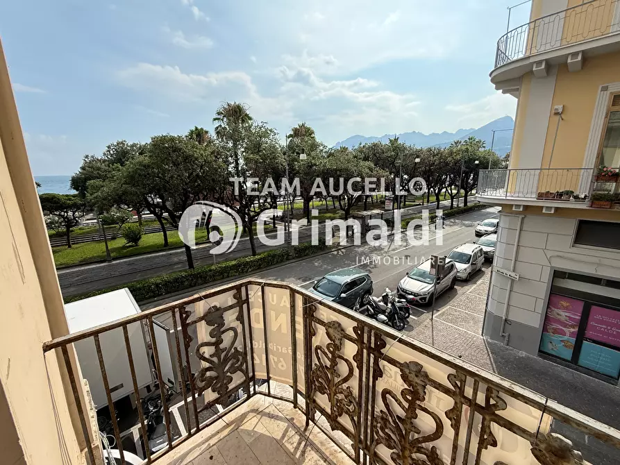 Immagine 10 di Appartamento in vendita  in Corso Giuseppe Garibaldi 167 a Salerno