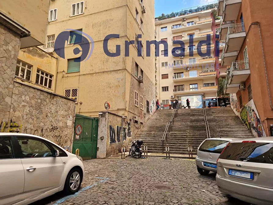 Immagine 5 di Garage in vendita  a Napoli