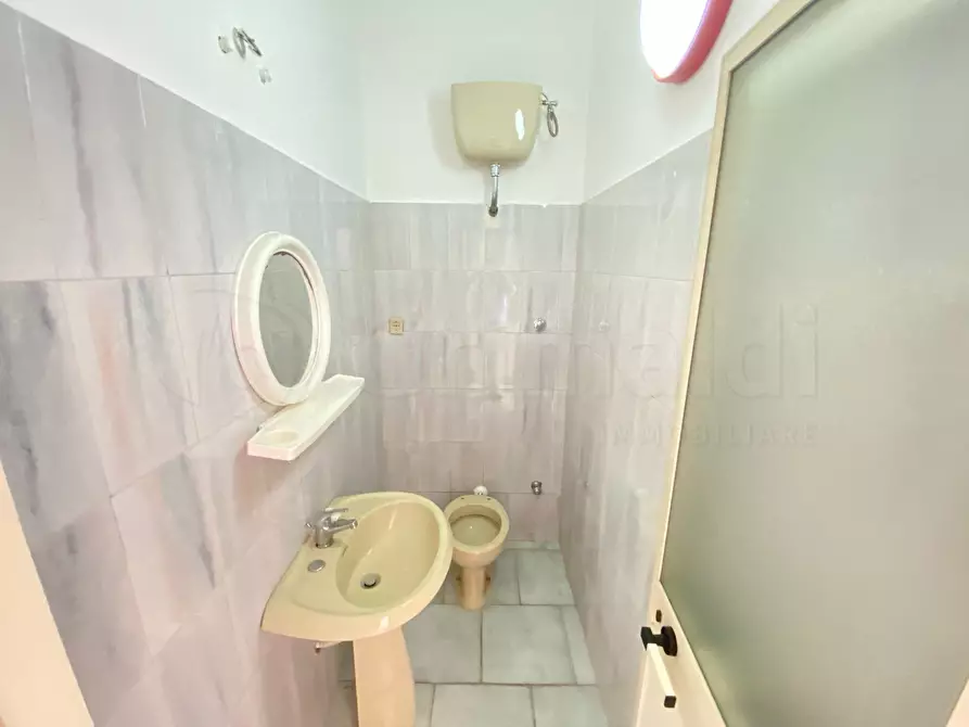 Immagine 4 di Locale commerciale in affitto  a Sant'antimo