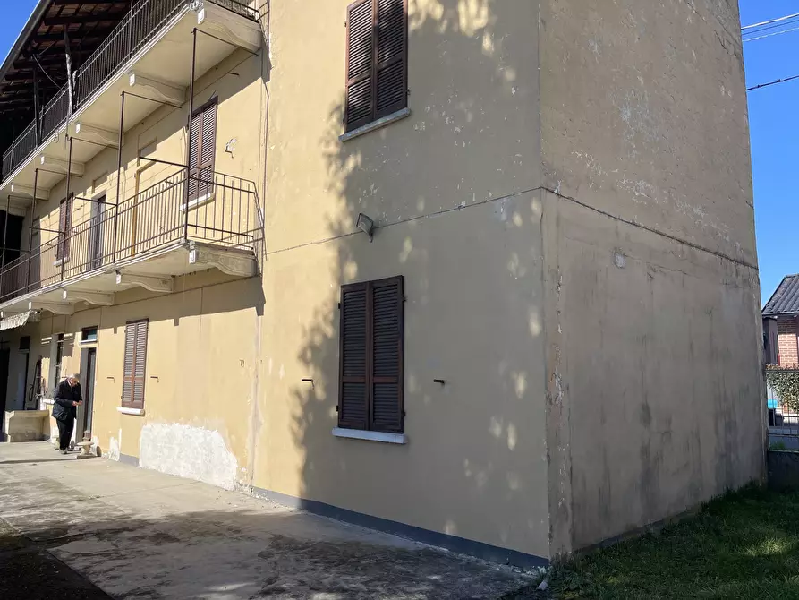 Immagine 30 di Rustico / casale in vendita  in Via Roma 4343 a Fara Novarese