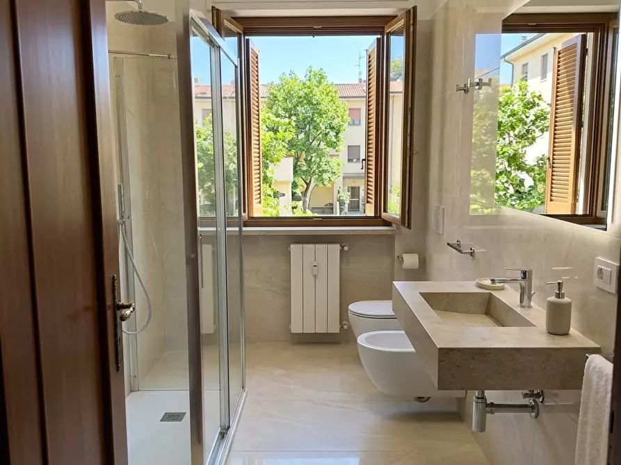 Immagine 18 di Trilocale in vendita  in Via Giacomo Leopardi 16 a Erba