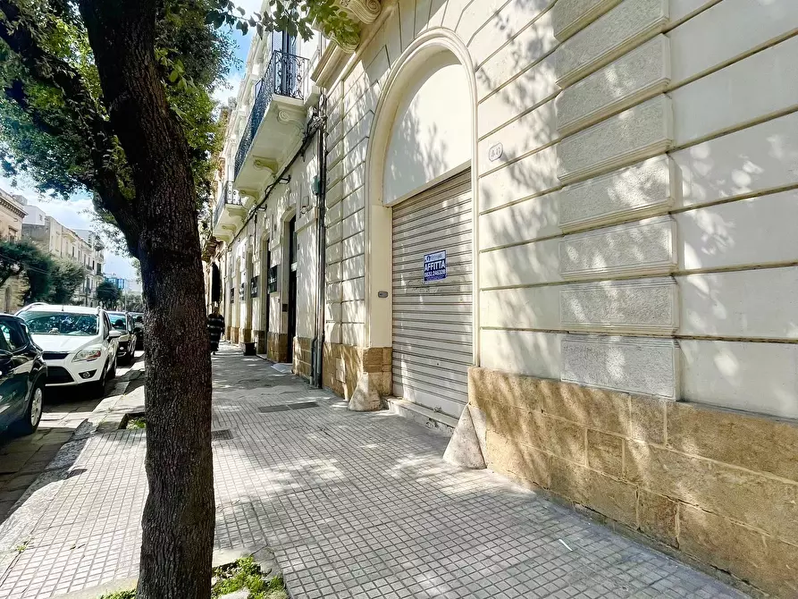 Immagine 10 di Locale commerciale in affitto  in Viale Otranto 48 a Lecce