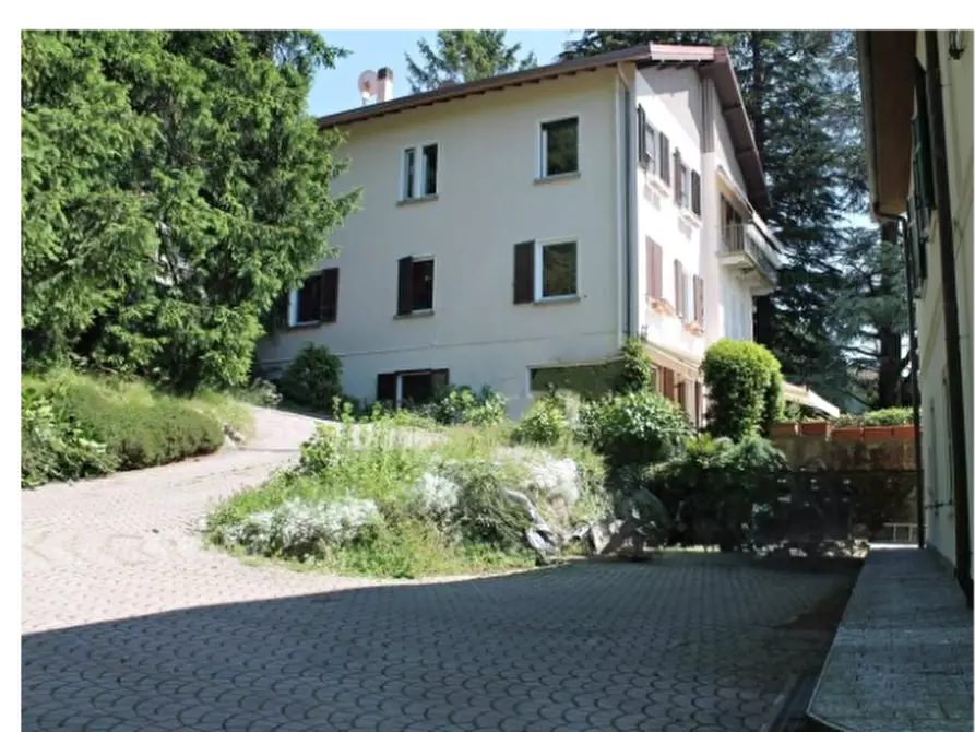 Immagine 48 di Quadrilocale in vendita  a Brunate