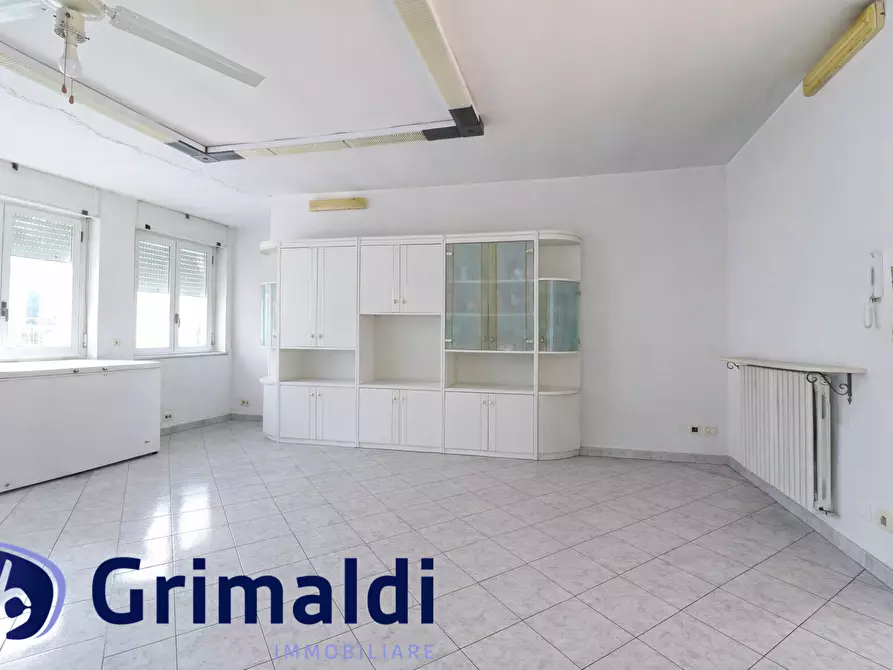 Immagine 12 di Quadrilocale in vendita  in Via Chiatamone a Napoli