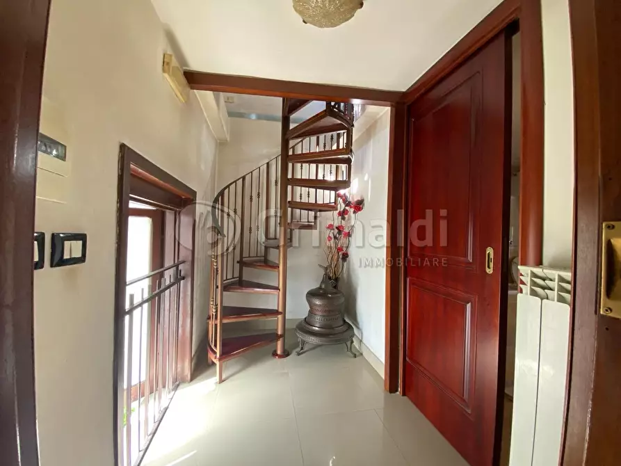 Immagine 9 di Casa bifamiliare in vendita  a Giugliano In Campania