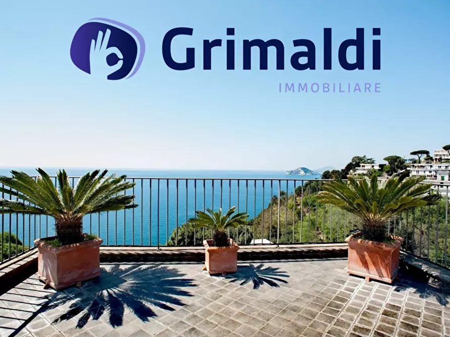 Immagine 2 di Attico in vendita  in Via San Gennaro Agnano 62 a Pozzuoli