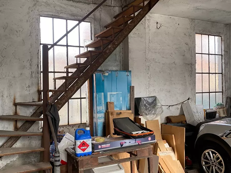 Immagine 15 di Casa indipendente in vendita  a Como