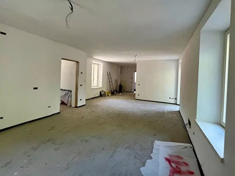 Immagine 7 di Trilocale in vendita  in Via Castello 27 a Canzo