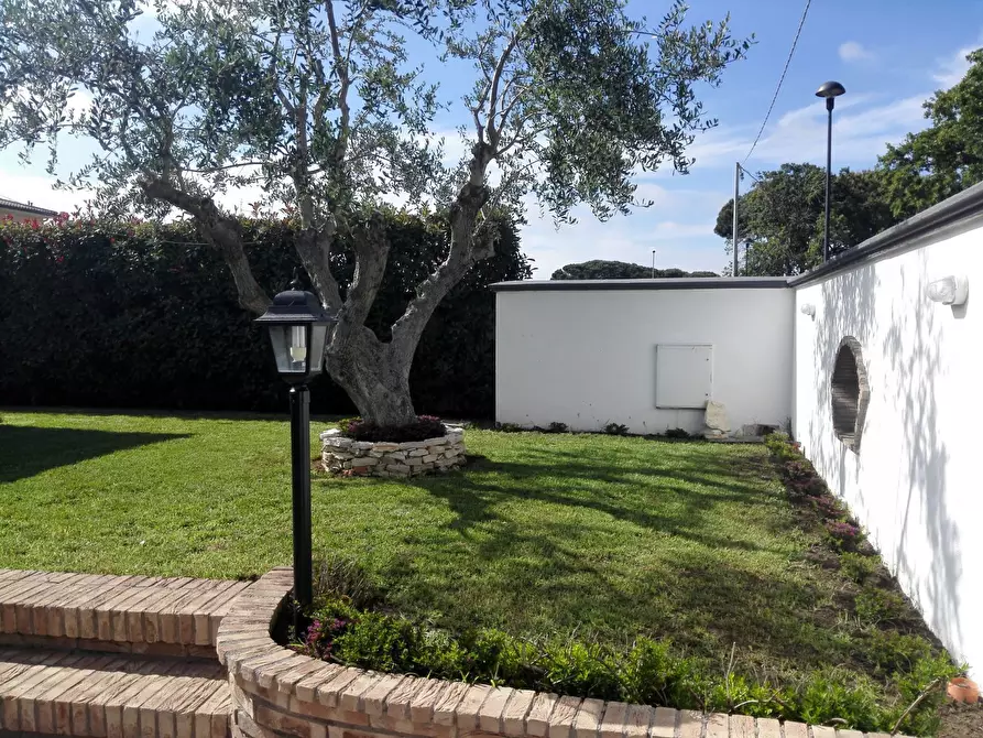 Immagine 21 di Casa bifamiliare in vendita  in Via Aurora 22 a Anzio