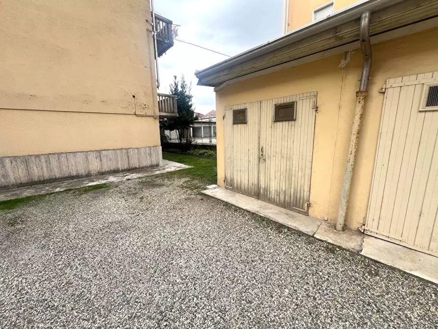 Immagine 11 di Trilocale in vendita  in Via Benadir 56 a Vercelli