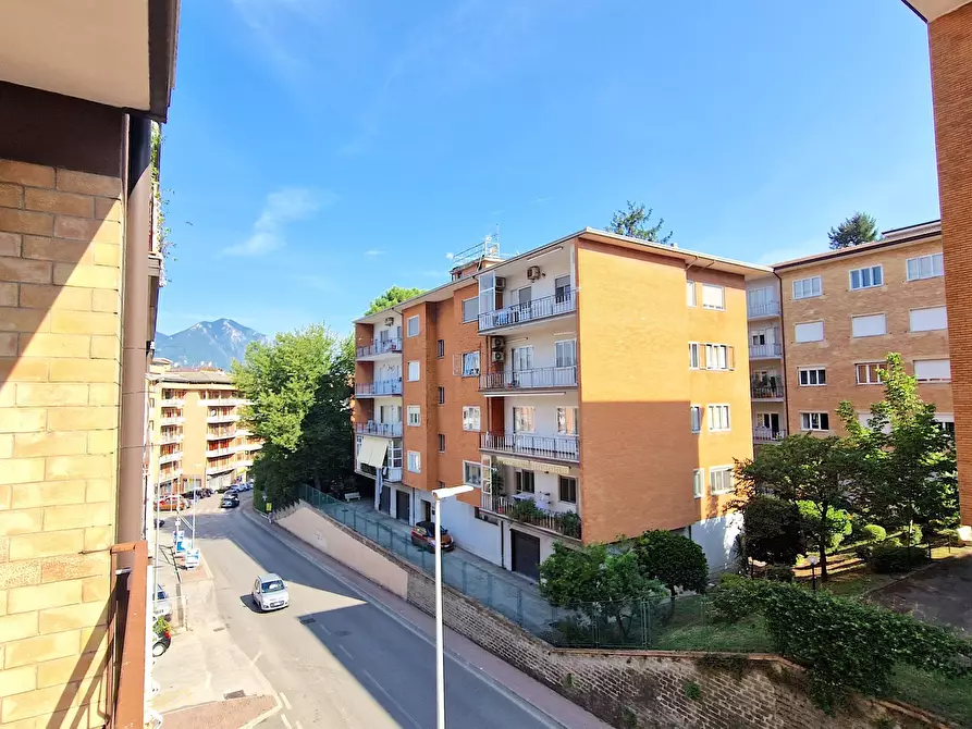 Immagine 5 di Quadrilocale in vendita  in Via Dei Due Principati 216 a Avellino