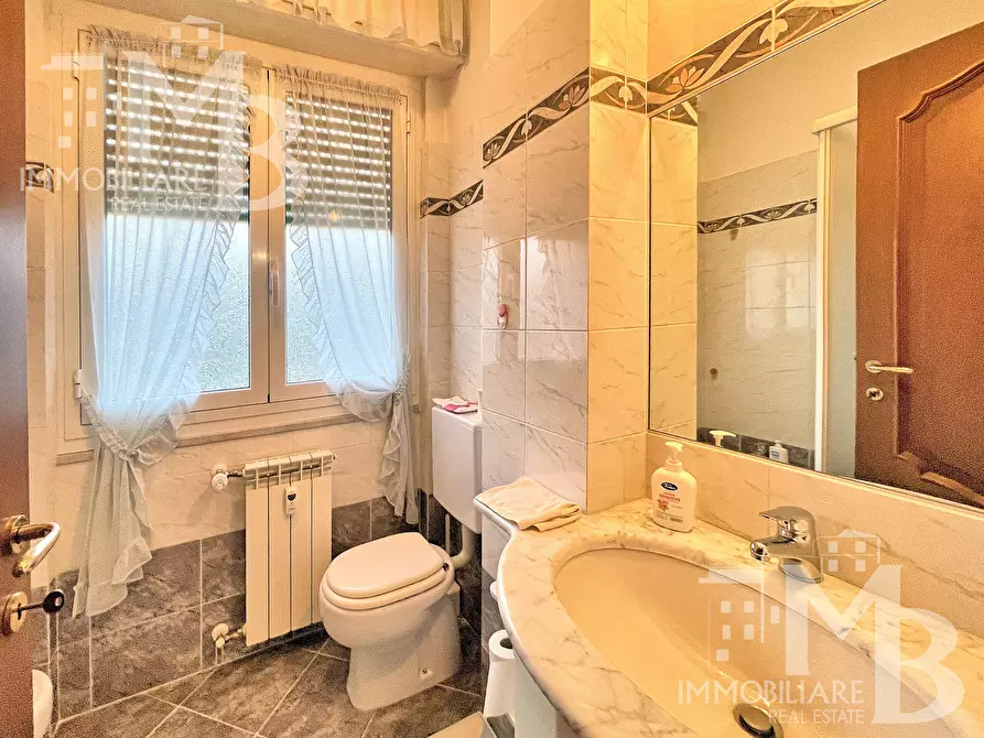 Immagine 46 di Trilocale in vendita  in Via Valleverde 9 a Recco