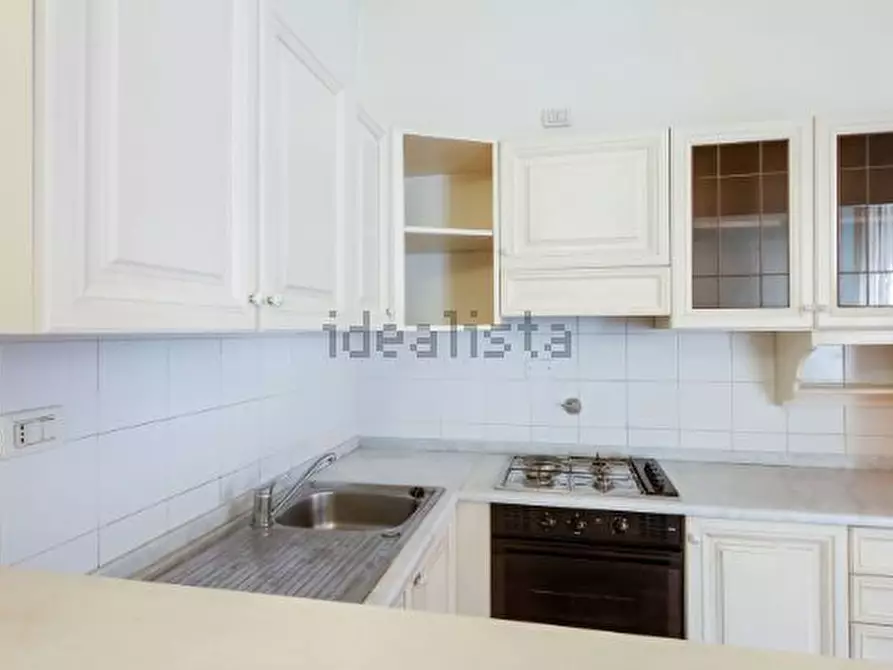 Immagine 7 di Trilocale in affitto  a Sarzana