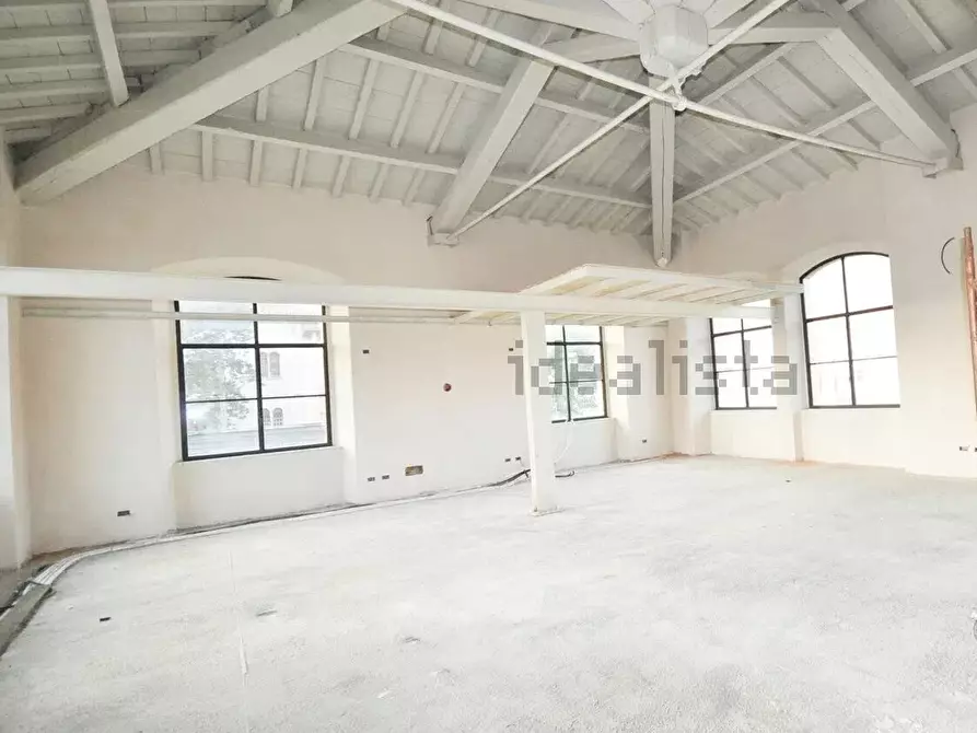 Immagine 15 di Loft/Open space in vendita  a Sarzana