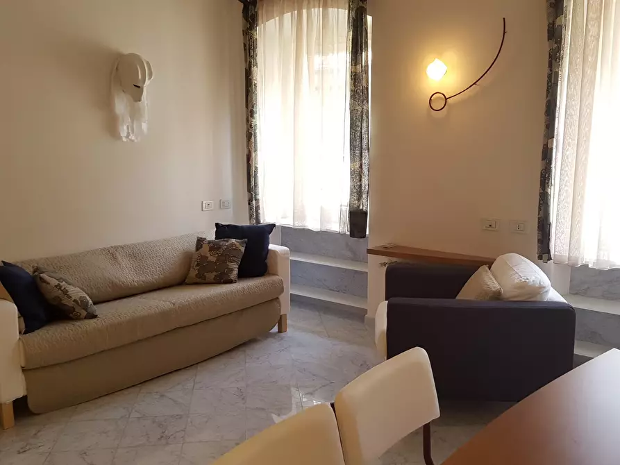 Immagine 9 di Trilocale in affitto  a Sarzana