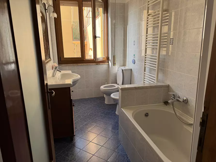 Immagine 15 di Quadrilocale in vendita  a Sarzana